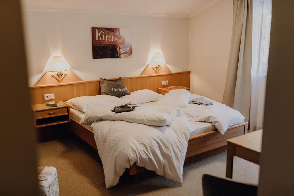 Dorfcafe Unken Hotelpension Swirtshaus Im Dorf Exterior foto
